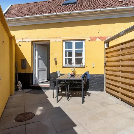 Dagne - 400m From The Sea By Interhome *