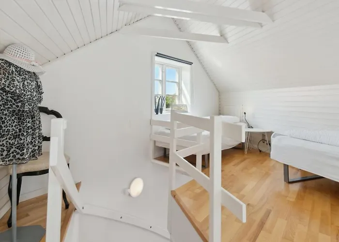 Dagne - 400m From The Sea By Interhome